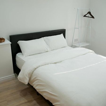 Modern 3 Bedroom Coastal Home 뉴리 외부 사진